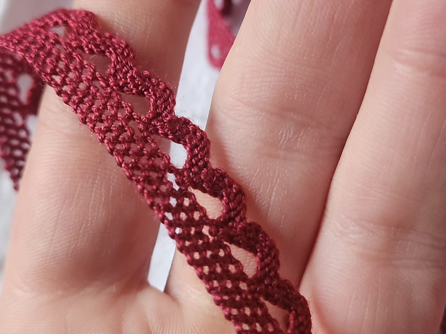 Dentelle vintage rouge lie de vin coton 3 métres sur 1,2 cm A1