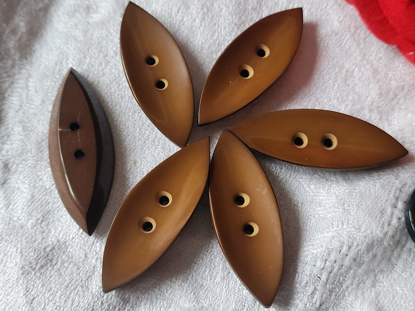 Lot 6 longs et étroits boutons vintage marron  4,6 cm sur 1,6 cm ref 5738