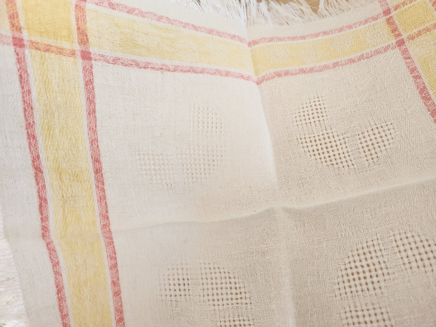 Lot 10 serviettes anciennes a franges damassé rose jaune 34 cm sur 36 cm  B8