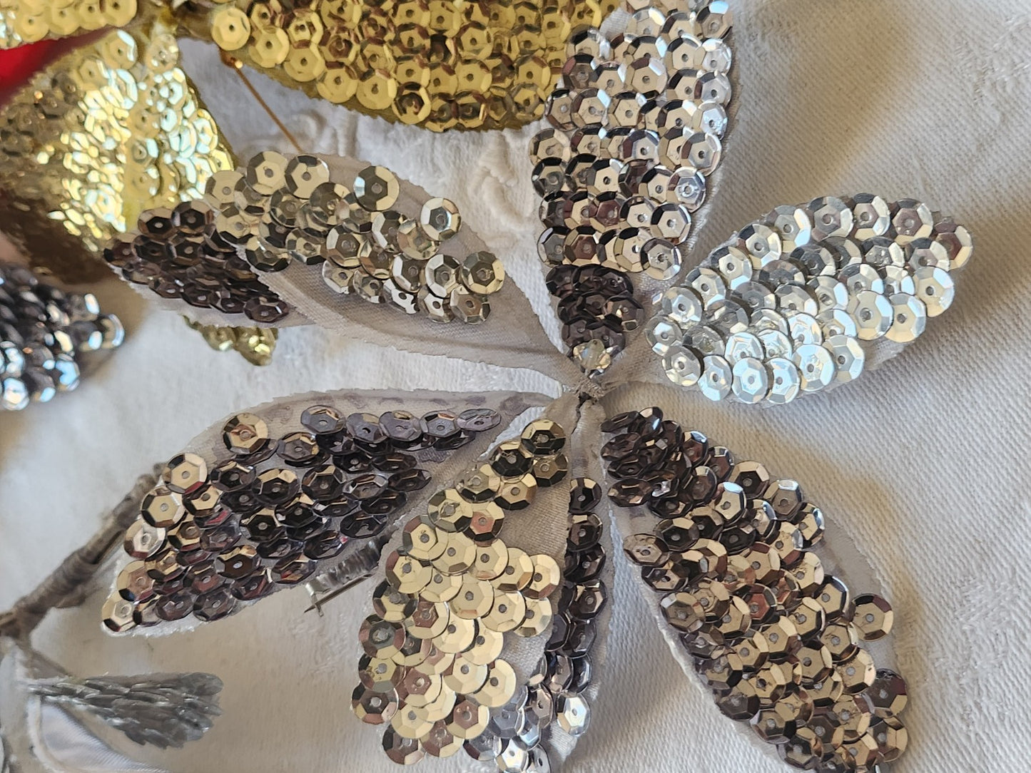 Lot 5 anciens ornement chapeau vintage creation  sur broche 12 cm