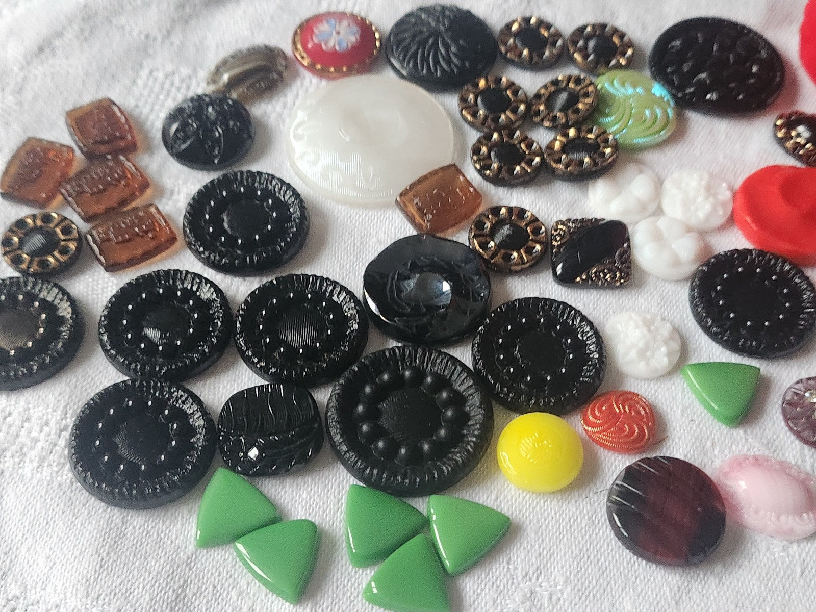Lot 50 cabochons anciens en verre vintage panaché N°4  T2