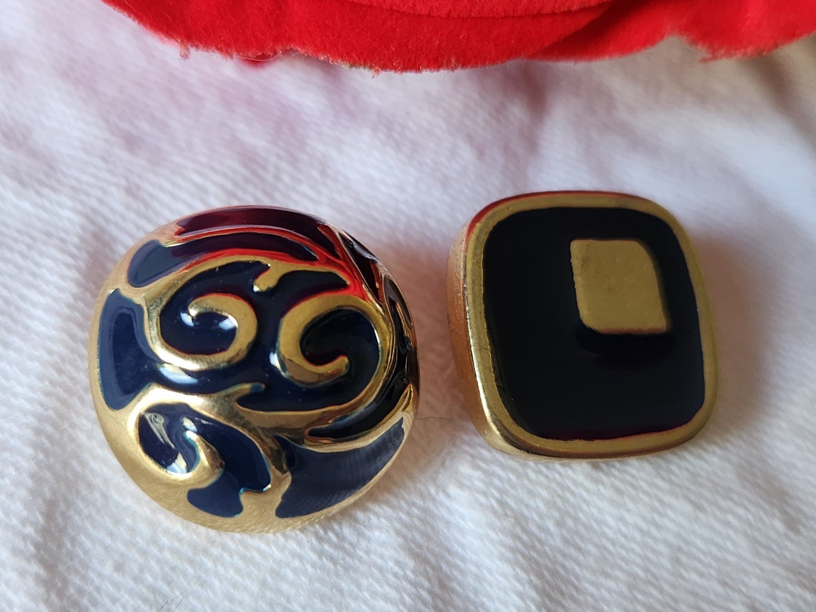 Duo boutons vintage en métal doré bleu à pied 1,7 et 1,8 cm G2A