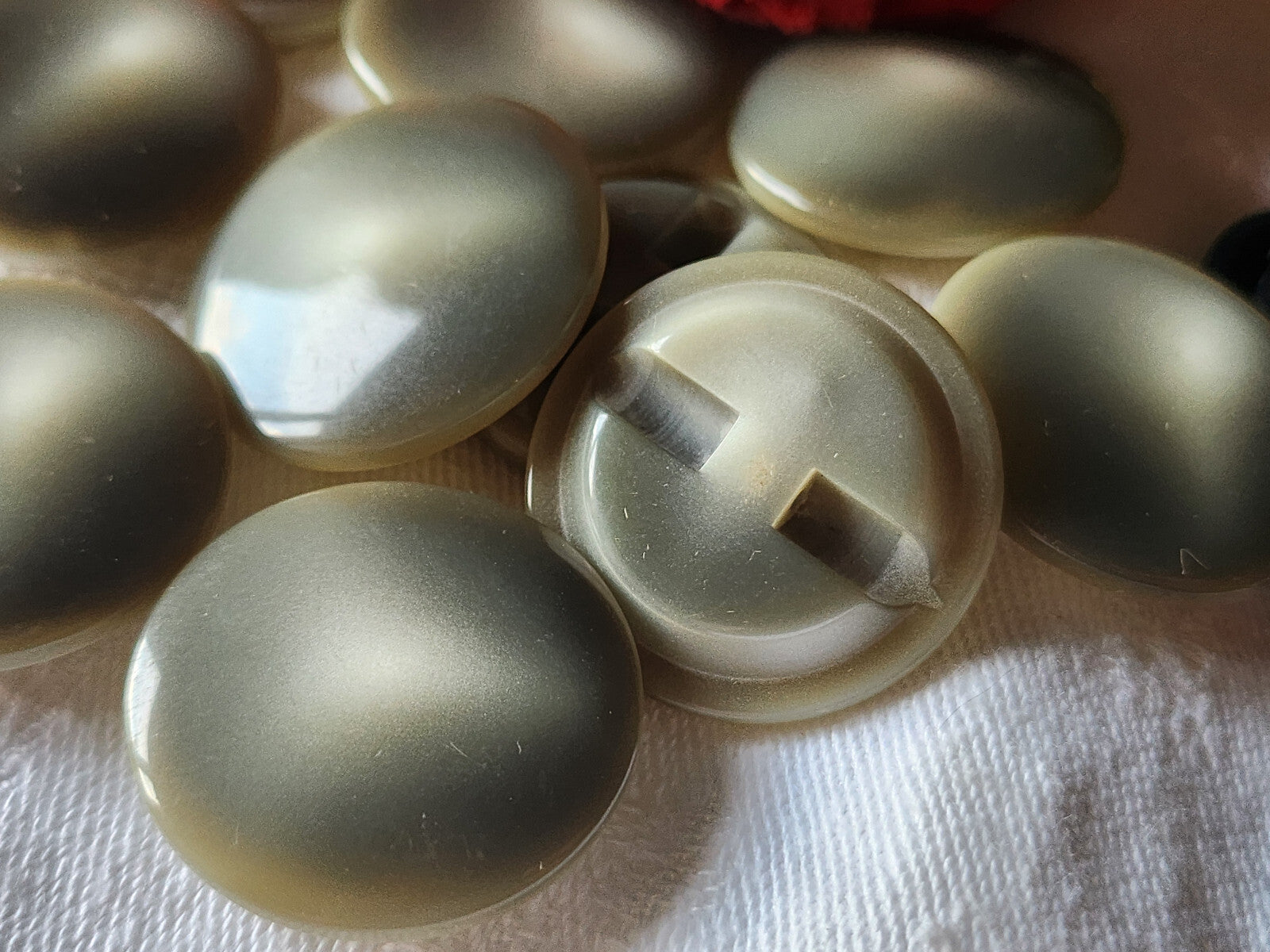Lot 6 gros  boutons vintage gris camaieu à pied lisse  2,7 cm ref 2006