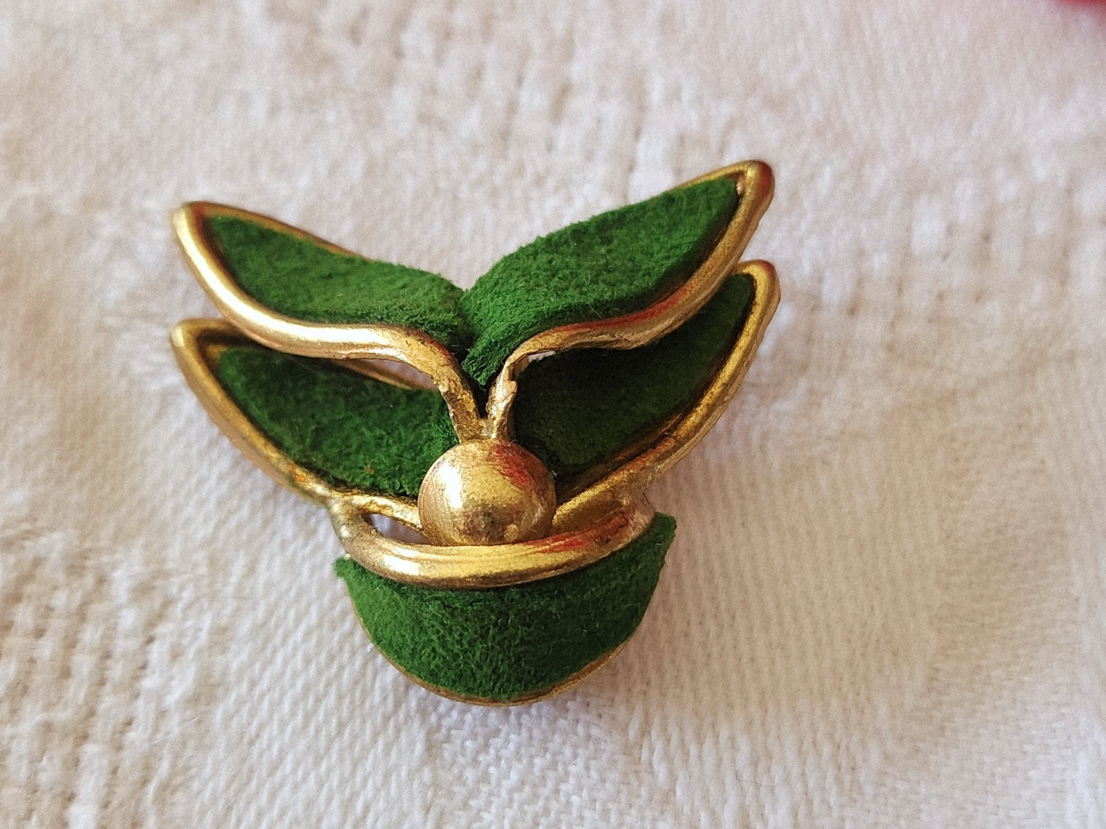 Bouton ancien metal vert  2,8 cm sur 3 cm original G2N