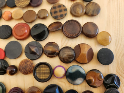 Lot 100 boutons anciens en corozo à pied 1 cm à 2 cm N°1 T10
