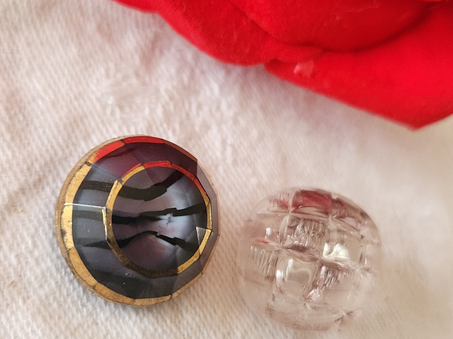 Duo boutons anciens en verre vintage violet  1,6 et 1,7 cm  G12L