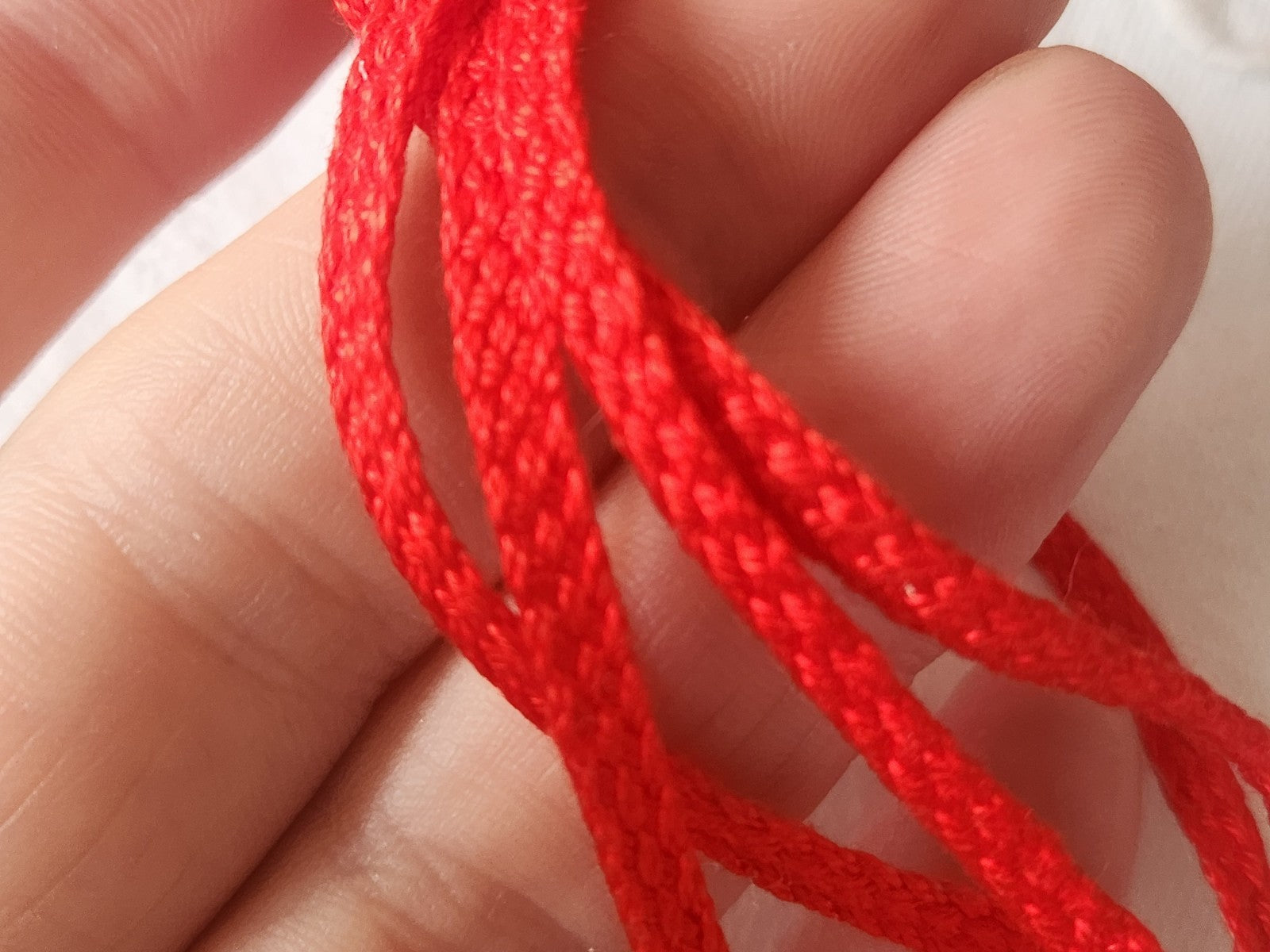 Galon vintage rouge fin 5 métres sur 0,4 cm DMC  A2