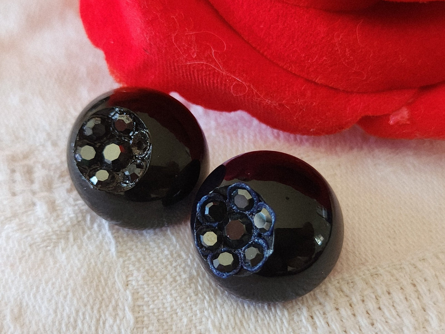 Duo boutons vintage parurier collection resine strass noie et bleu 1,7 cm G2B