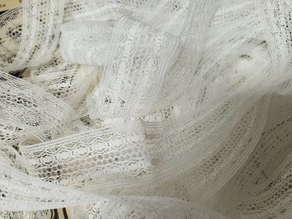 Dentelle ancienne vintage blanche nylon entre deux 7 mètres 40 sur 2,4 cm T4-8