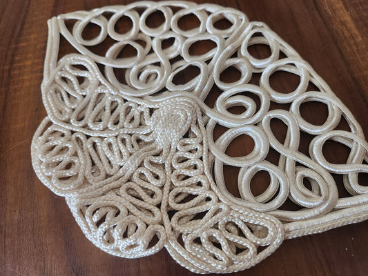 Ancien  coiffe  sainé blanche broderie jamais utilisée B3