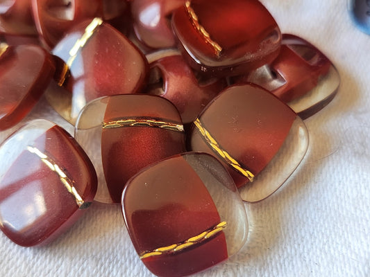 Lot 9 boutons vintage rouge inclusion doré carré 1,5 cm ref 2324