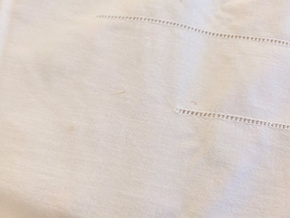 Ancienne housse d'édredon broderie froufrou petit jour B6