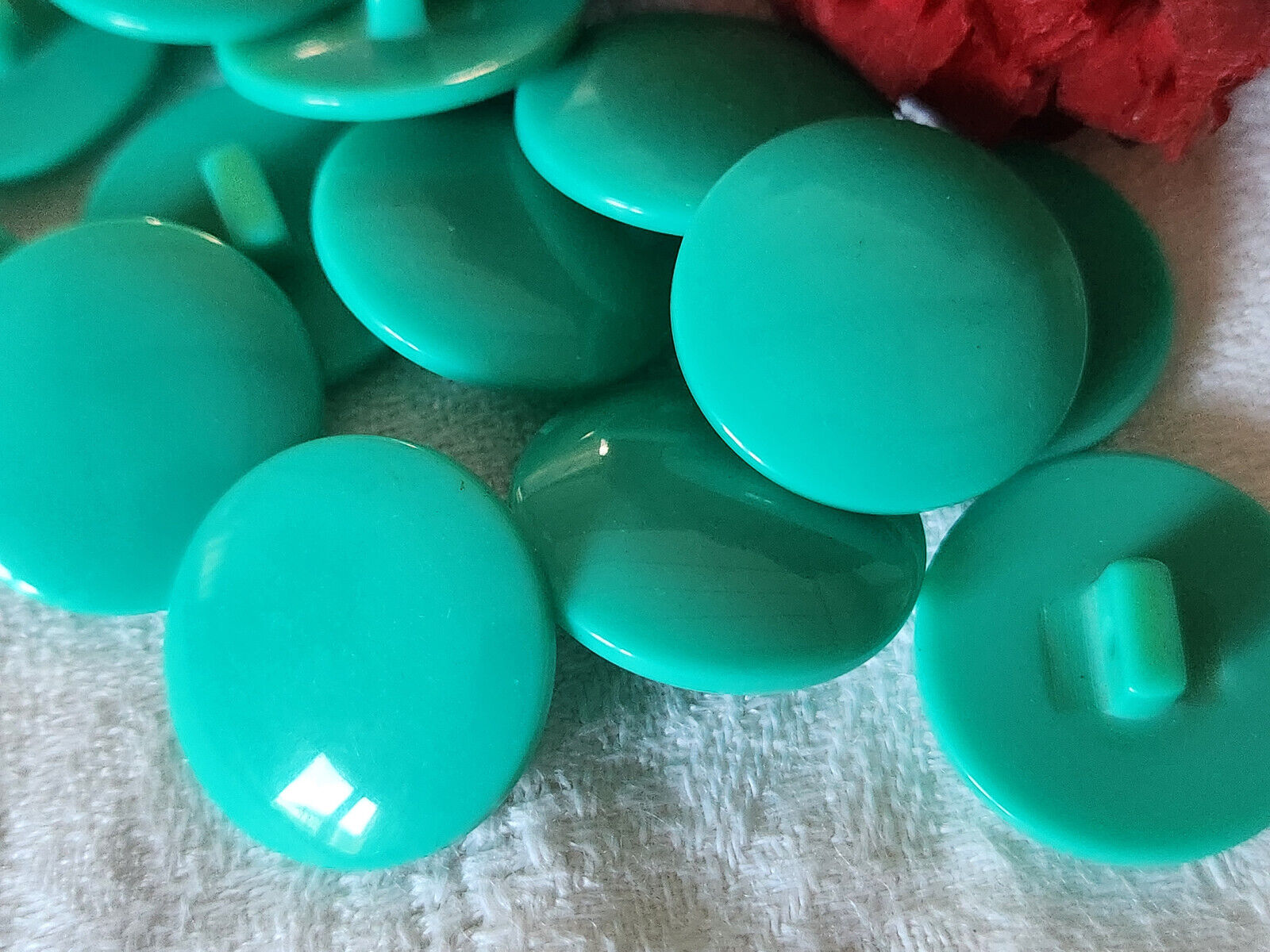 Lot 6 boutons vintage à pied vert lisse jolis 2,2 cm ref 2489