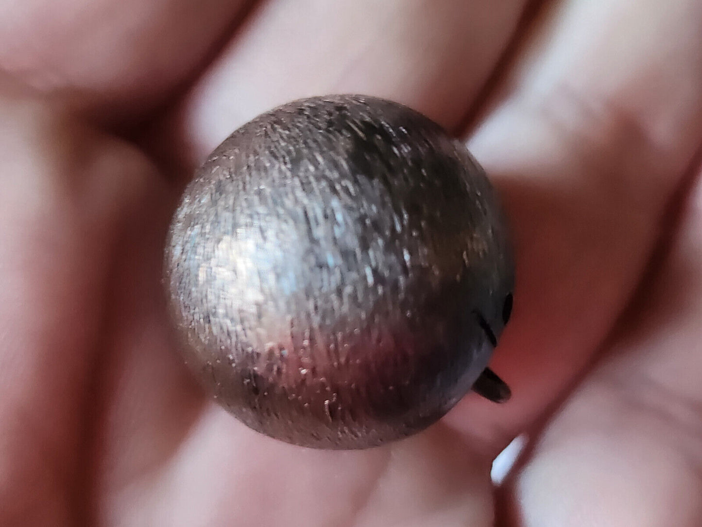 Bouton vintage en métal  bombé grelot gros sphere 2,1 cm  ref 2902