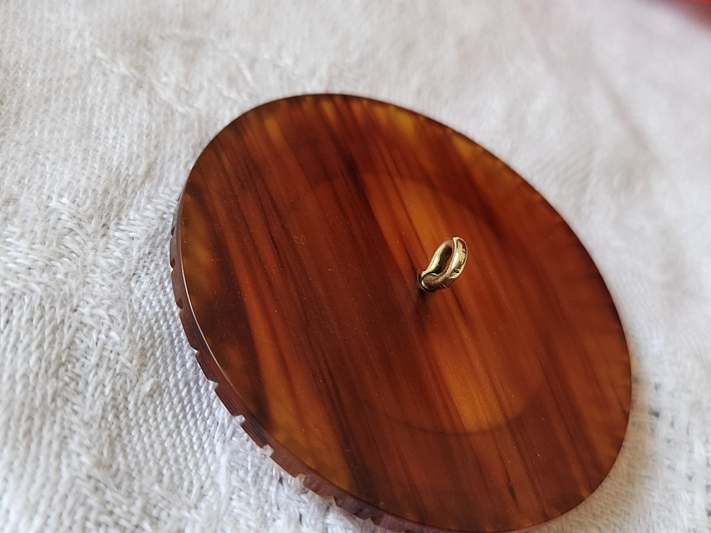 Enorme bouton ancien ecaille roux superbe 4,3 cm G18K