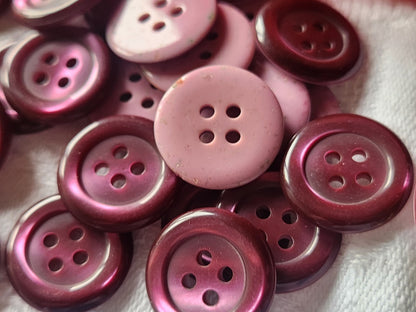 Lot 20  boutons vintage violet style "iminacre" trous 1,7 cm ref 3198