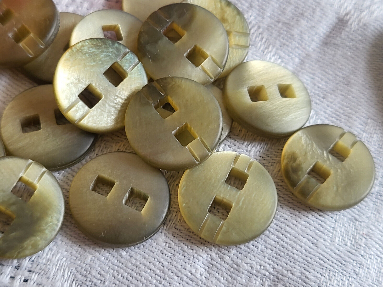 lot  20 boutons vintage vert nacré camaieu mimi  1,4 cm ref 3537