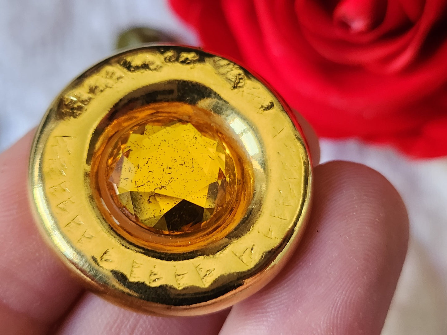 Gros bouton vintage en métal doré strass resine orange 3,1 cm G18N