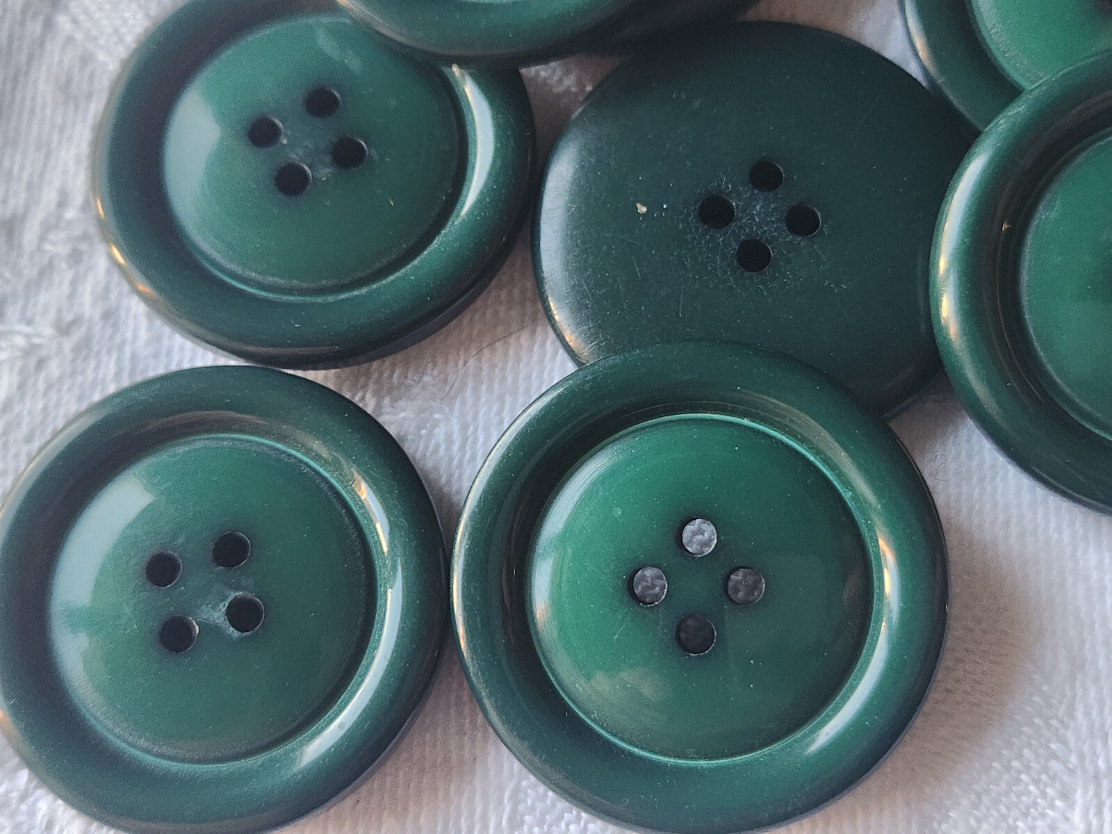 Lot 6 gros boutons vintage vert à trous 3 cm reef 0046