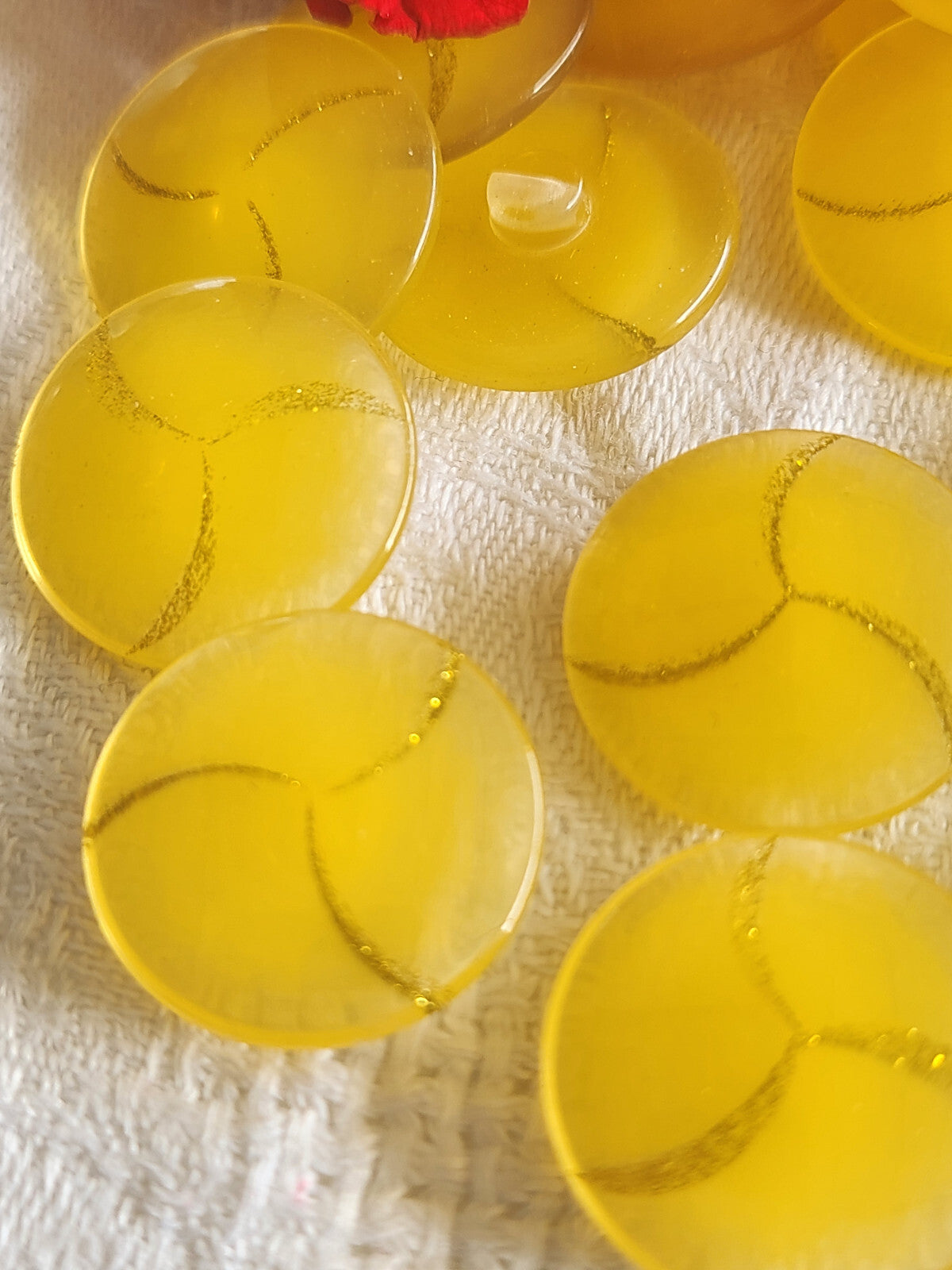 Lot 10 boutons vintage jaune doré à pied  2,1 cm ref 4967