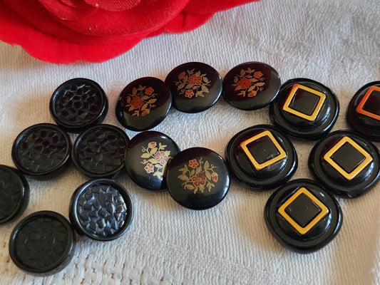 Lot 16 boutons vintage noir 3 séries pied 1,4 cm à 1,6 cm ref 6555