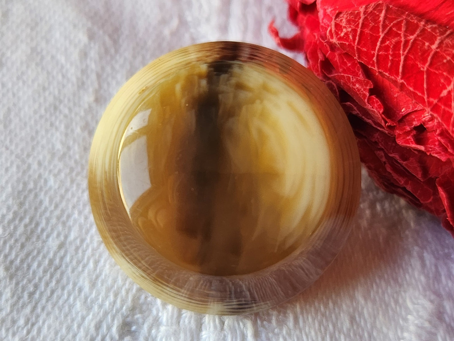 Ancien bouton imitation corne volume pied  laiton 2,5 cm G14K