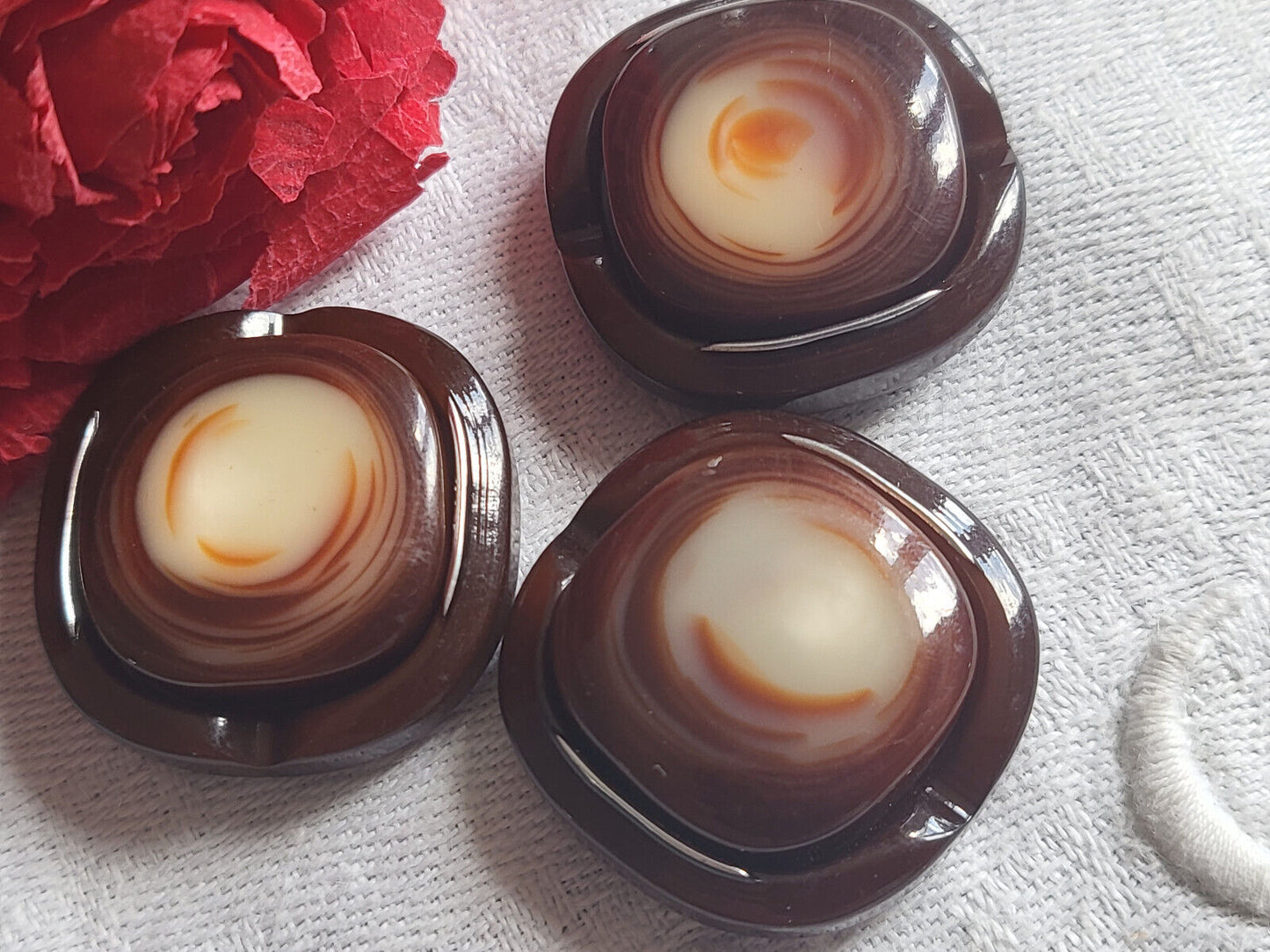 Trio boutons anciens vintage marron liseré argenté pied 2,4 cm ref 878