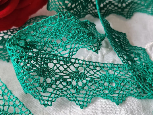 Dentelle vintage vert  coton 3 métres sur 3 cm A6