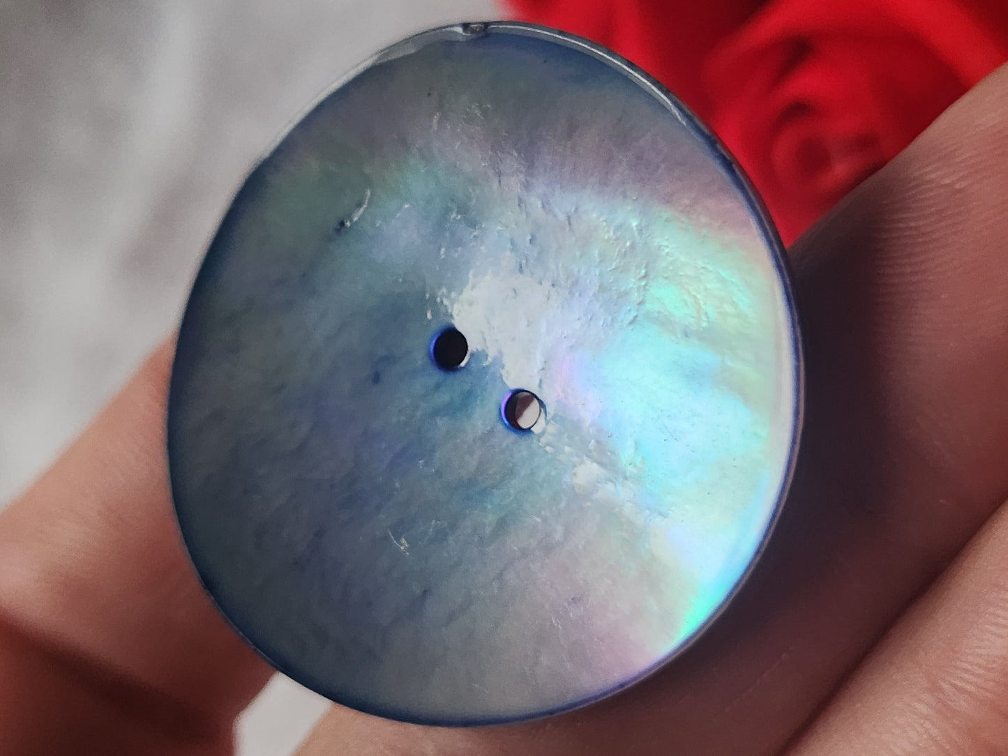 Enorme bouton vintage en nacre bleu incurvé 3,6 cm G14S
