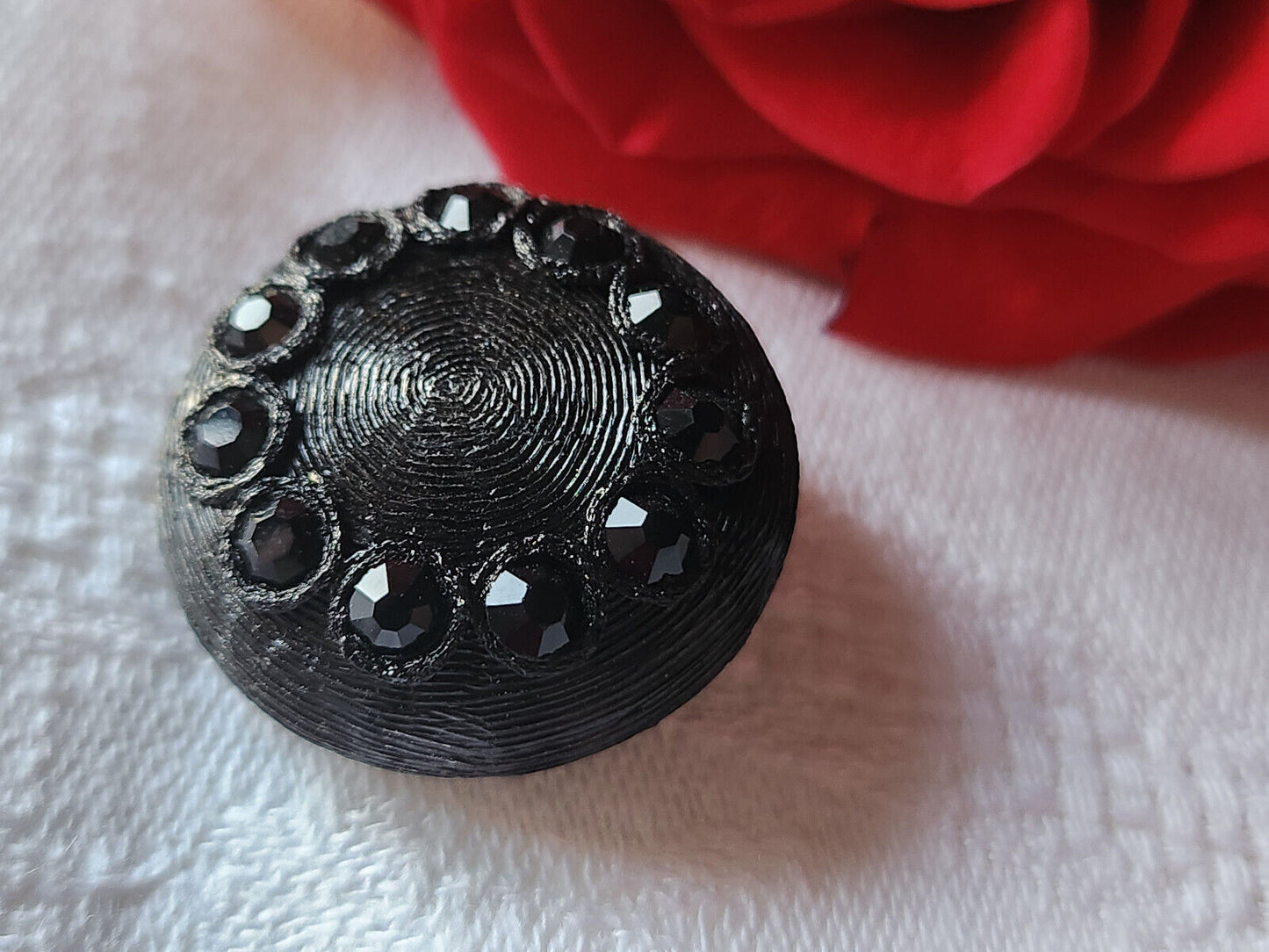 Bouton vintage parurier collection resine strass noir bijoux  2,6 cm ref 1856