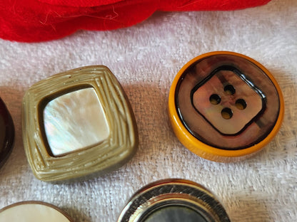 Panaché lot de 5 boutons vintage coeur en nacre  pied 1,7 à 2,1 cm ref 256