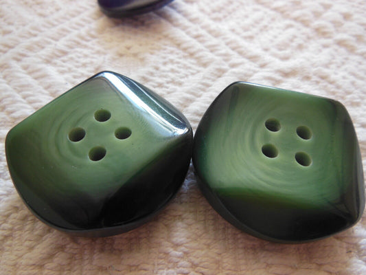 Duo gros boutons vintage effet corne vert veiné épais 3,3 cm ref 1806