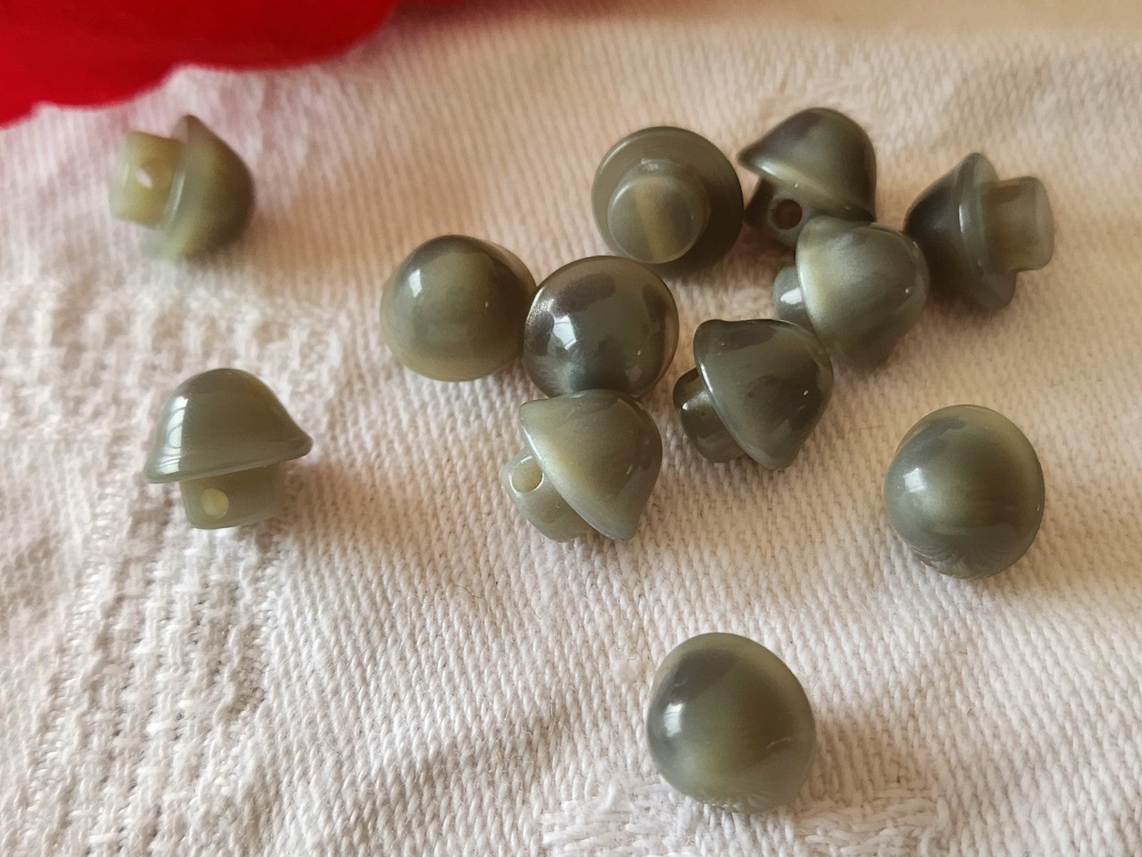 Lot 12 mini boutons vintage gris pied champignon 0,9 cm 9 mm ref 6417