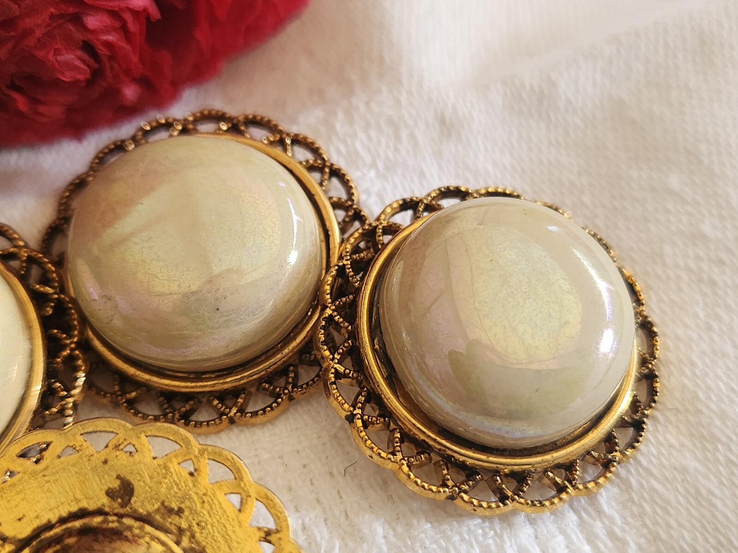 Lot 6 superbes boutons vintage coeur beige reflet modoré 2,3 cm ref 732