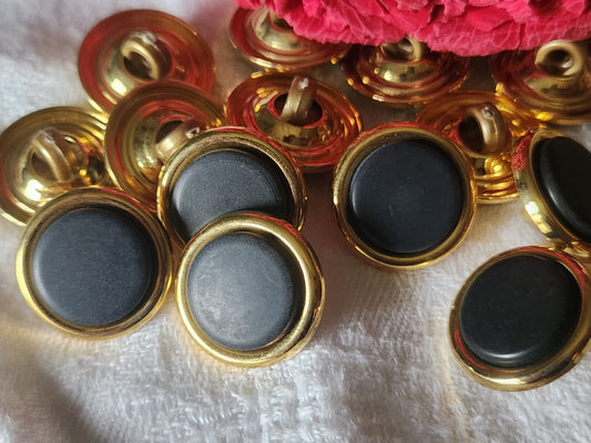 Lot 10 boutons vintage metal doré et coeur bleu/noir mat pied  1,8 cm ref 5351