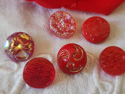 Lot 6 petits boutons vintage en verre rouge ancien 1,2/ 1,3 cm ref 4825