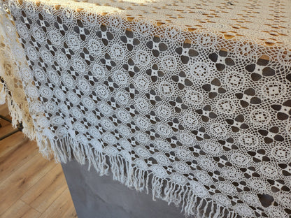 Ancienne nappe surnappe crochet pendants une restauration a prévoir B8