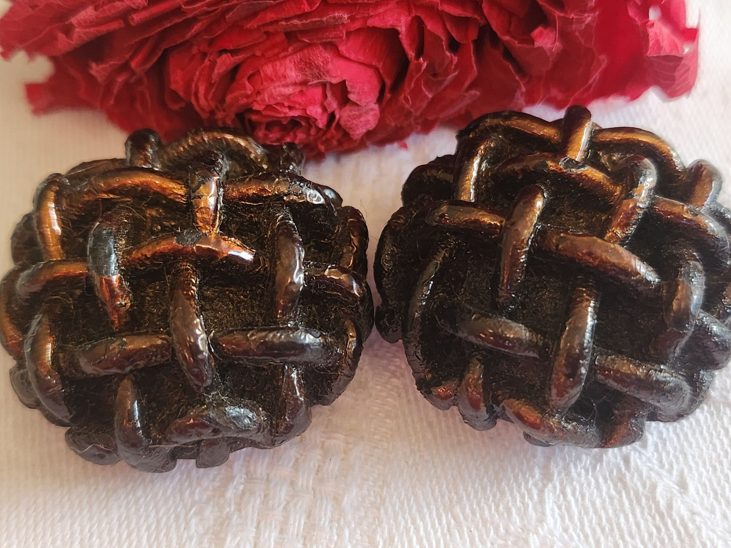 Duo gros boutons vintage en resine quadrillé 3,4 cm ref 5744