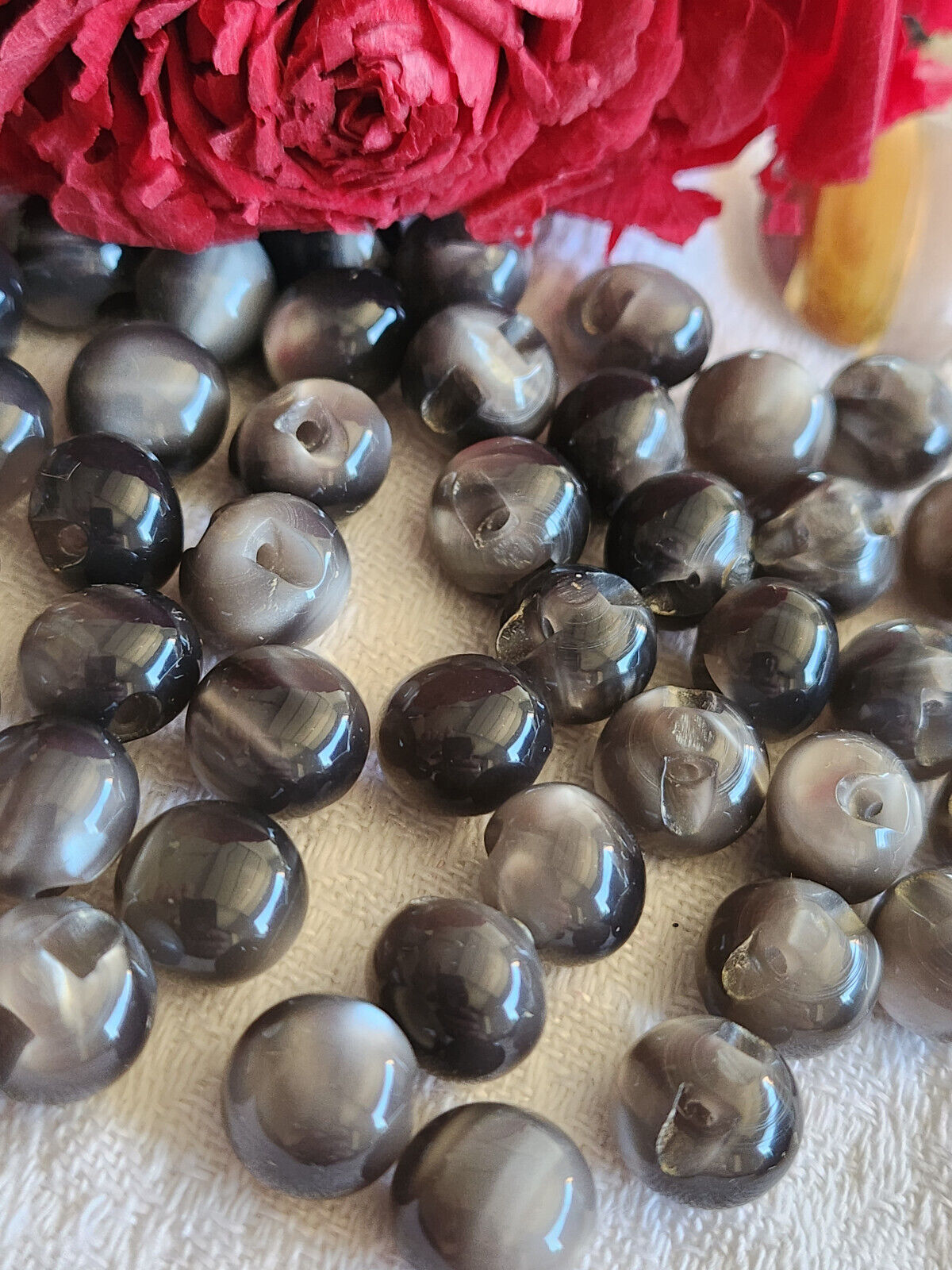Lot 15 mini boutons vintage boule gris lumineux diamètre 1 cm ref 3432