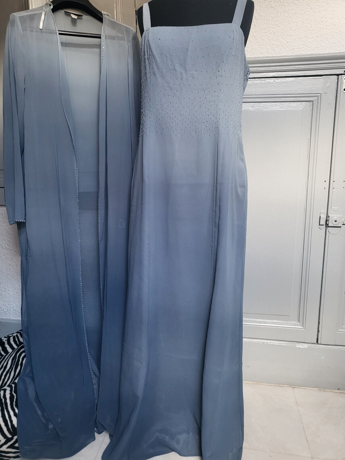 Robe soirée avec veste longue dégradé bleu gris soirée mariage neuf taille 42