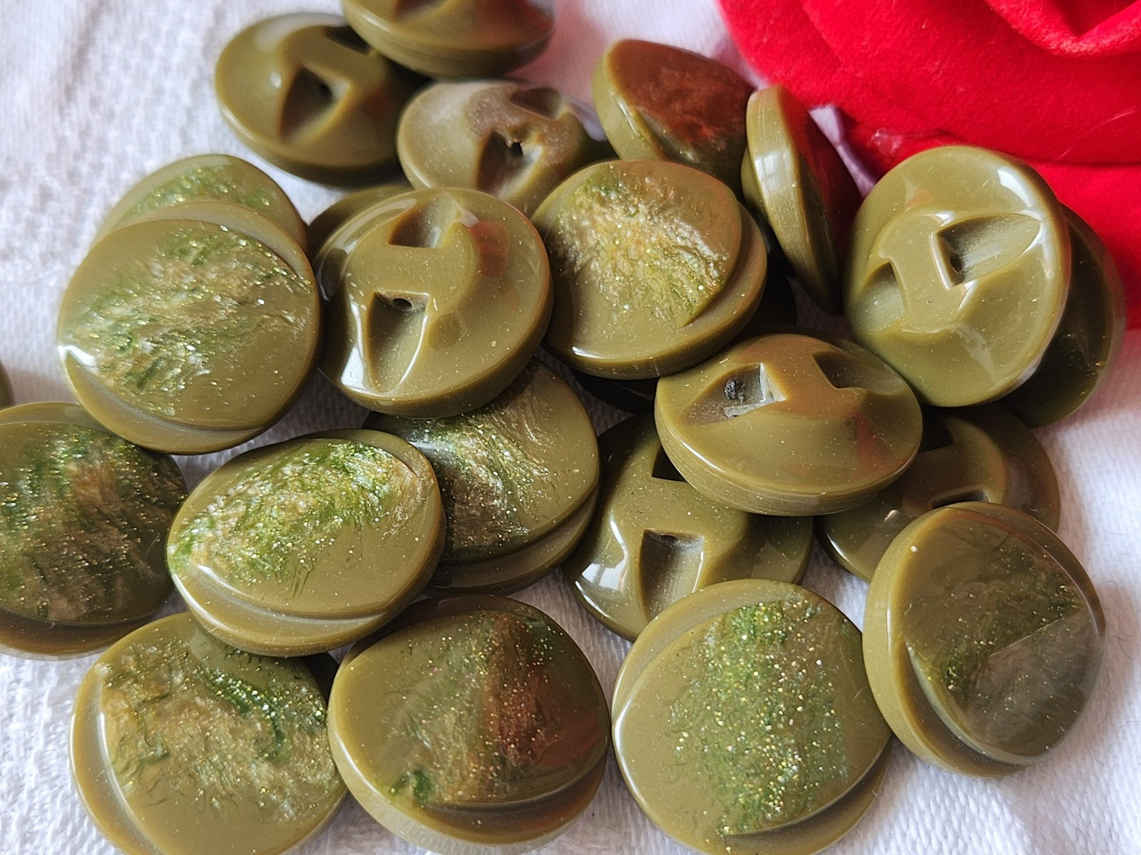 Lot 12 boutons vintage vert paillette pied 1,7 cm ref 1453