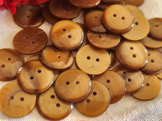 Lot 43 petits boutons vintage marron lumineux 2 trous  1,4 cm ref 217