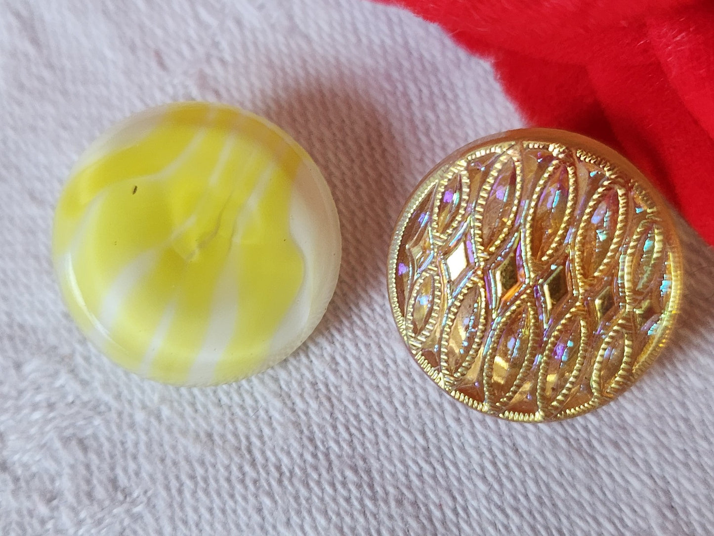 Duo boutons anciens en verre vintage jaune et orange  1,7 cm G17L