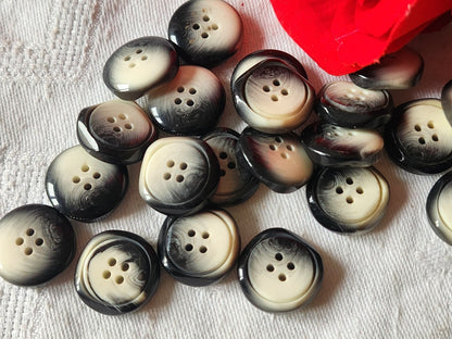 Lot 20 boutons vintage noir creme épais à trous  1,8 cm ref 5427
