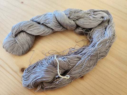 Enorme écheveau de fil ancien gris 37 grammes mercerie couture B8