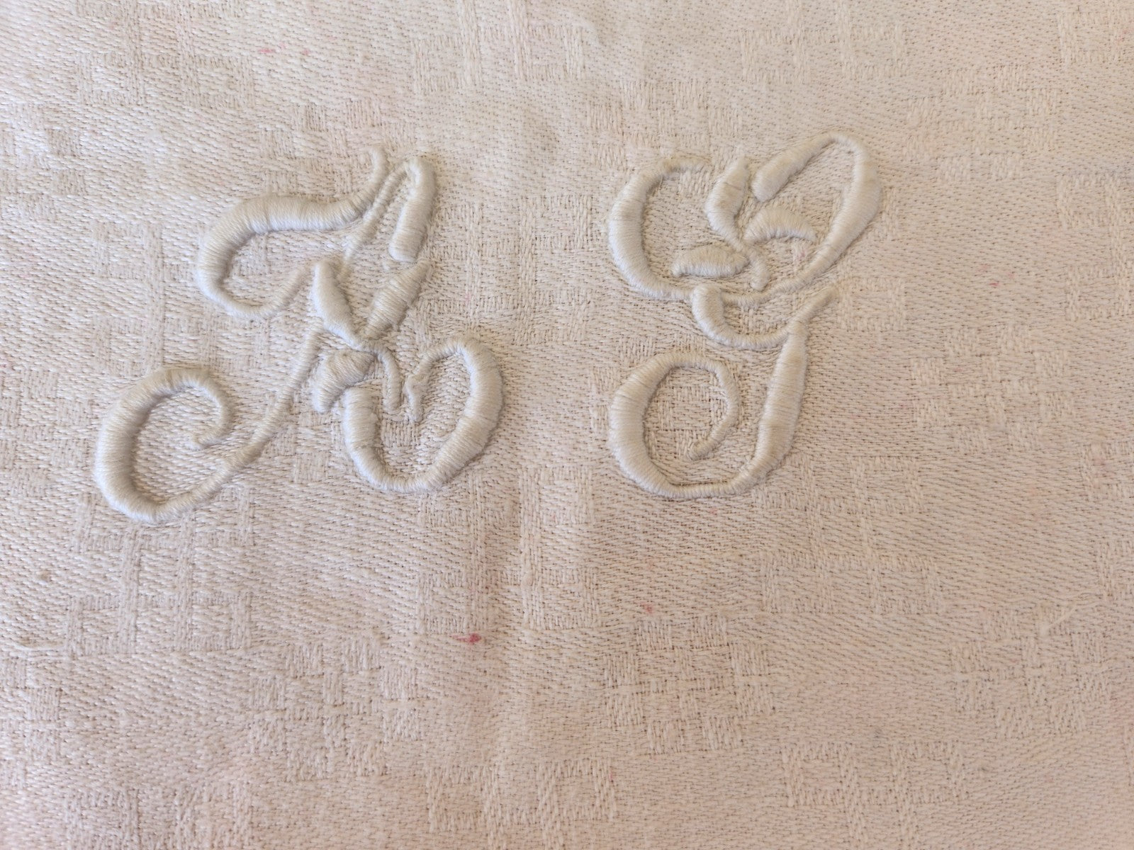 Ancien monogramme ancien AG  8 cm sur 4 cm T8