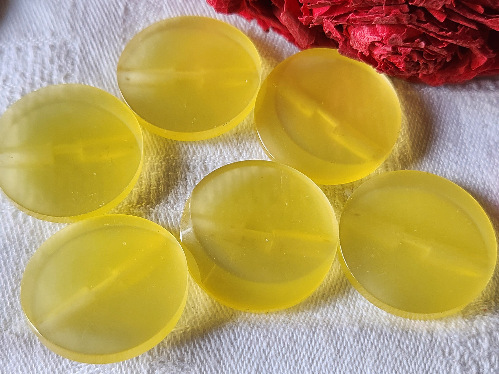 Lot 6 gros boutons vintage jaune original 2,6 cm pied plat ref 2072
