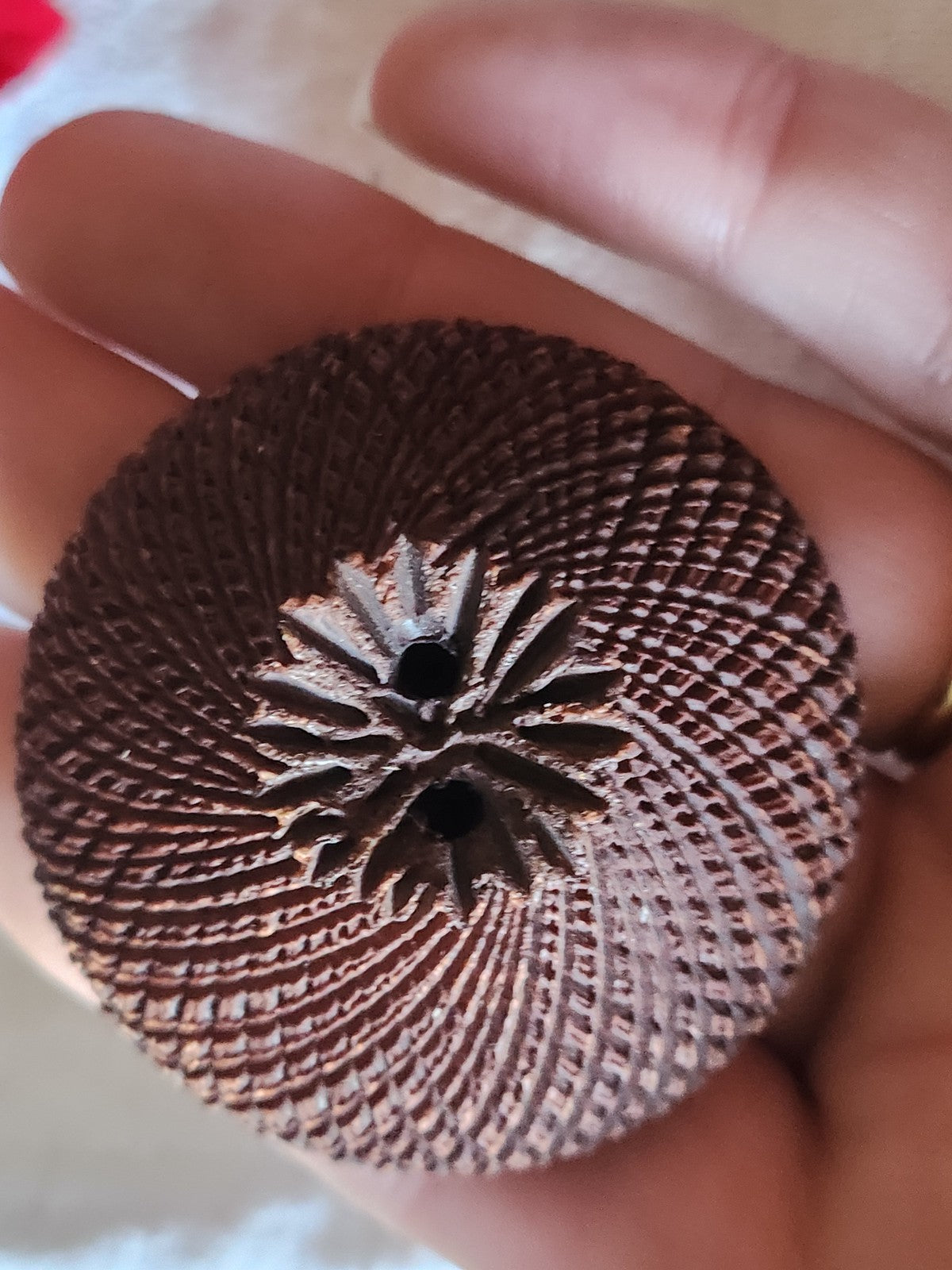 Collection XXL énorme bouton vintage volumineux marron strié 5,1 cm ref 7017