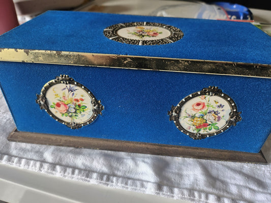 Ancienne boite tôle velours bleu medallon bouquet d'or vintage