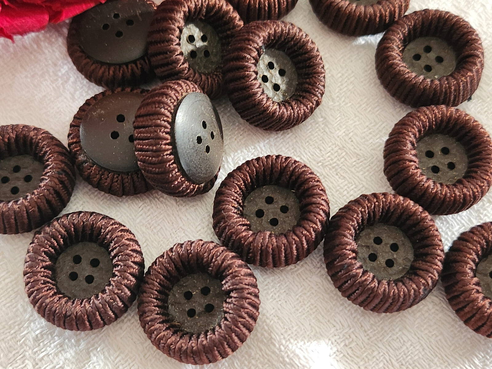 Lot 6 boutons anciens vintage passementerie marron 1,8 cm ref 947
